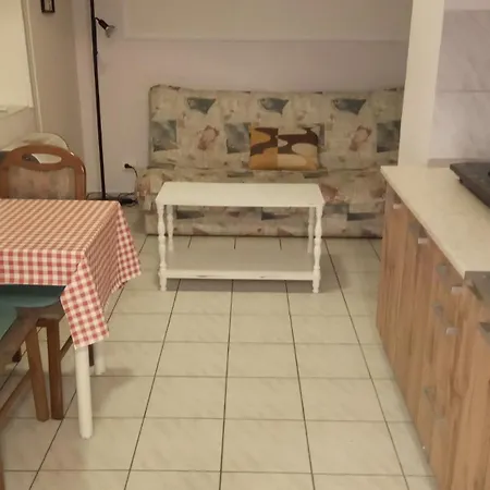 Boetoes Haus Apartman *